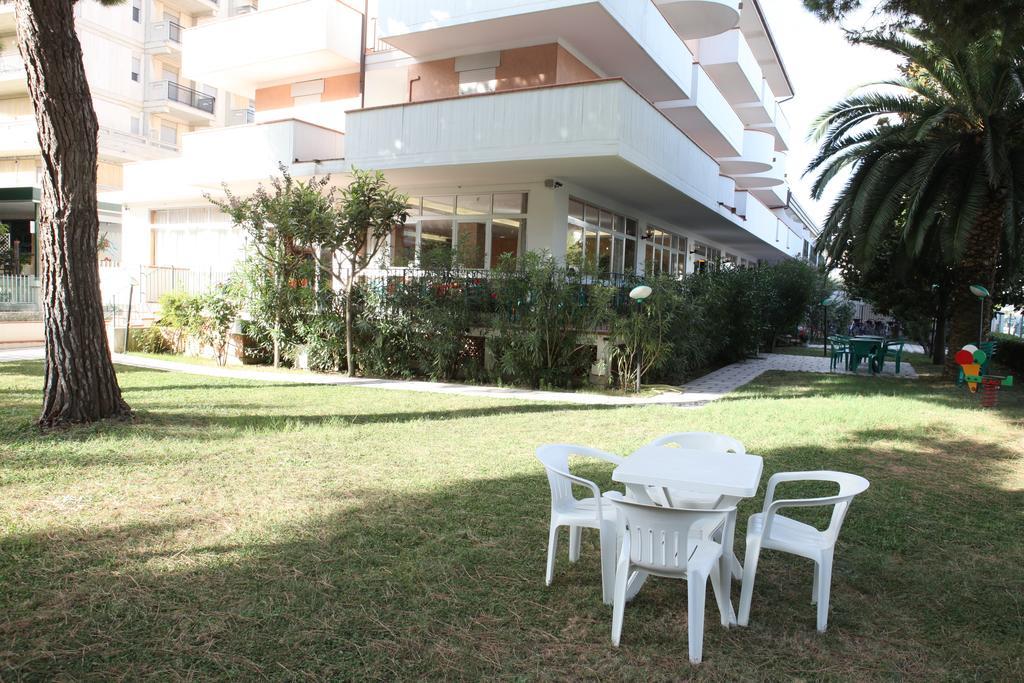 Hotel Blumen San Benedetto del Tronto Dış mekan fotoğraf